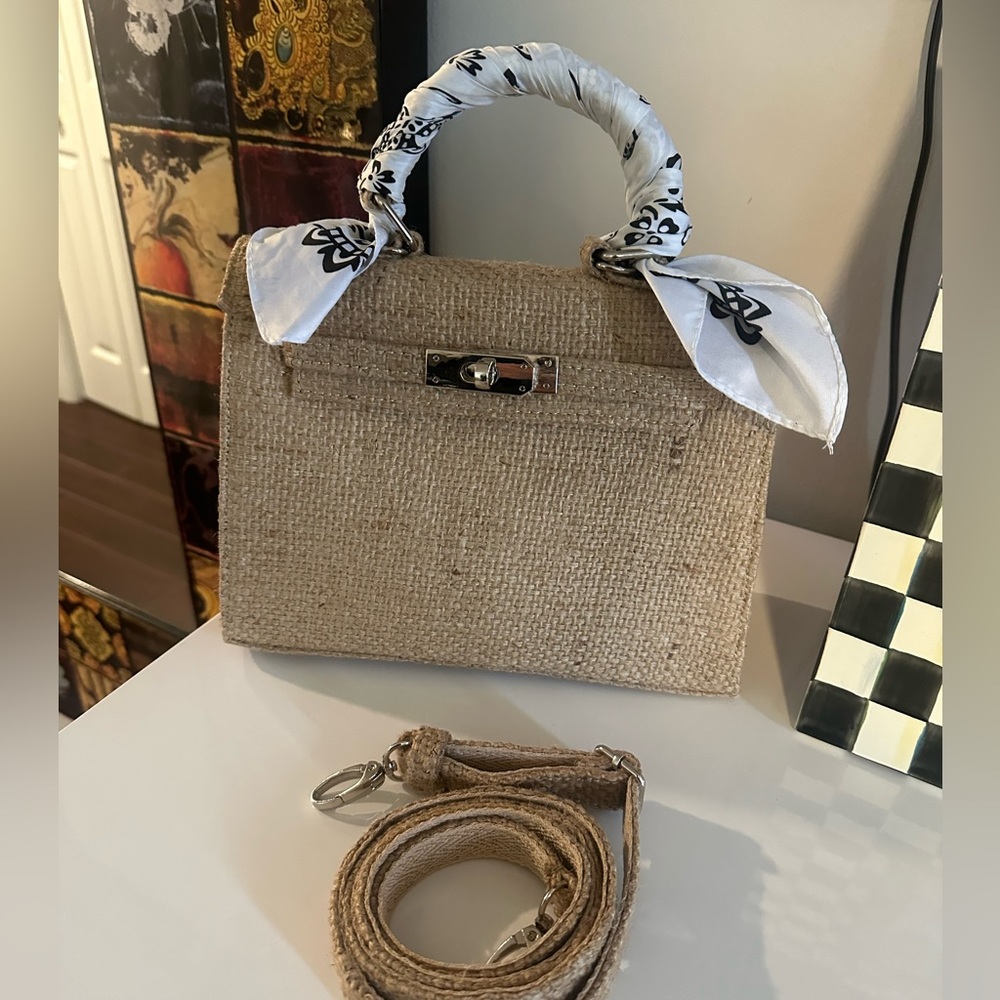 Beautiful new , never used DLD Burlap bag ,adjustable shoulder strap included